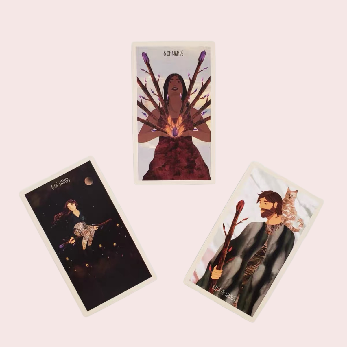 Tres cartas del Tarot Star Seeker con figuras sobre fondos oscuros