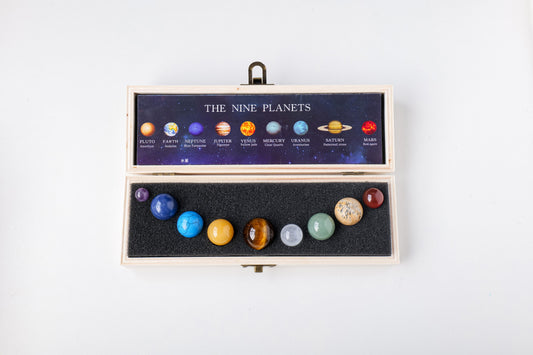 Set de Cristales Naturales “Los Nueve Planetas” – Decoración Cósmica y Energética