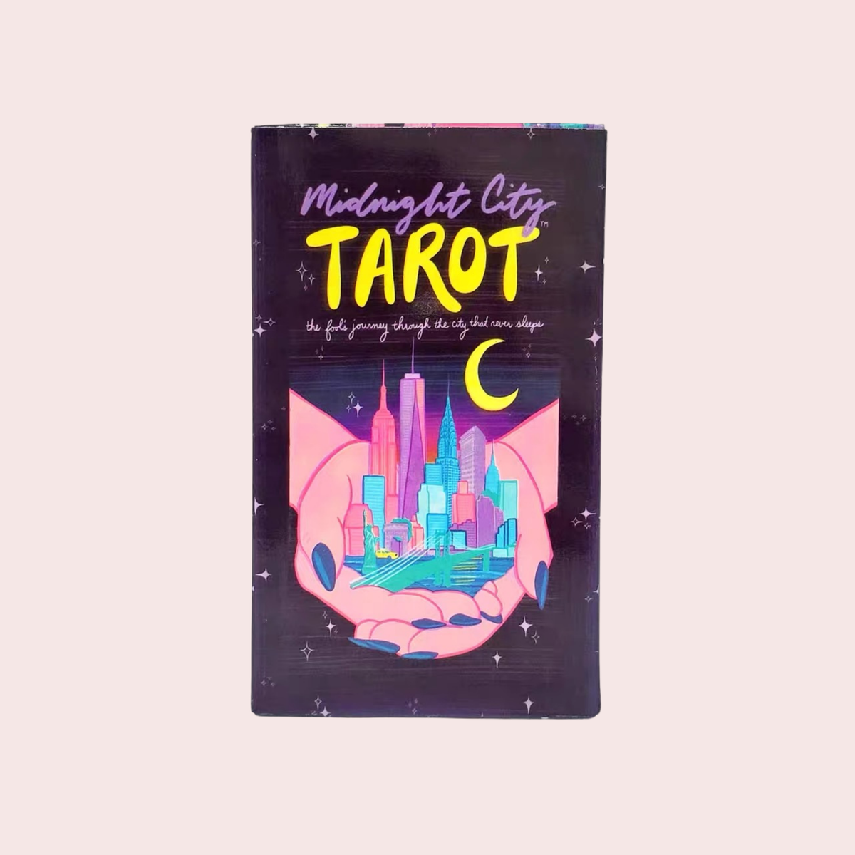 Caja del Mazo de Tarot Midnight City con una ciudad en colores neón
