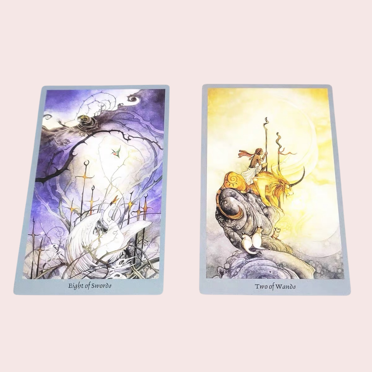 Dos cartas del Tarot Shadowscapes en acuarela con tonos claros