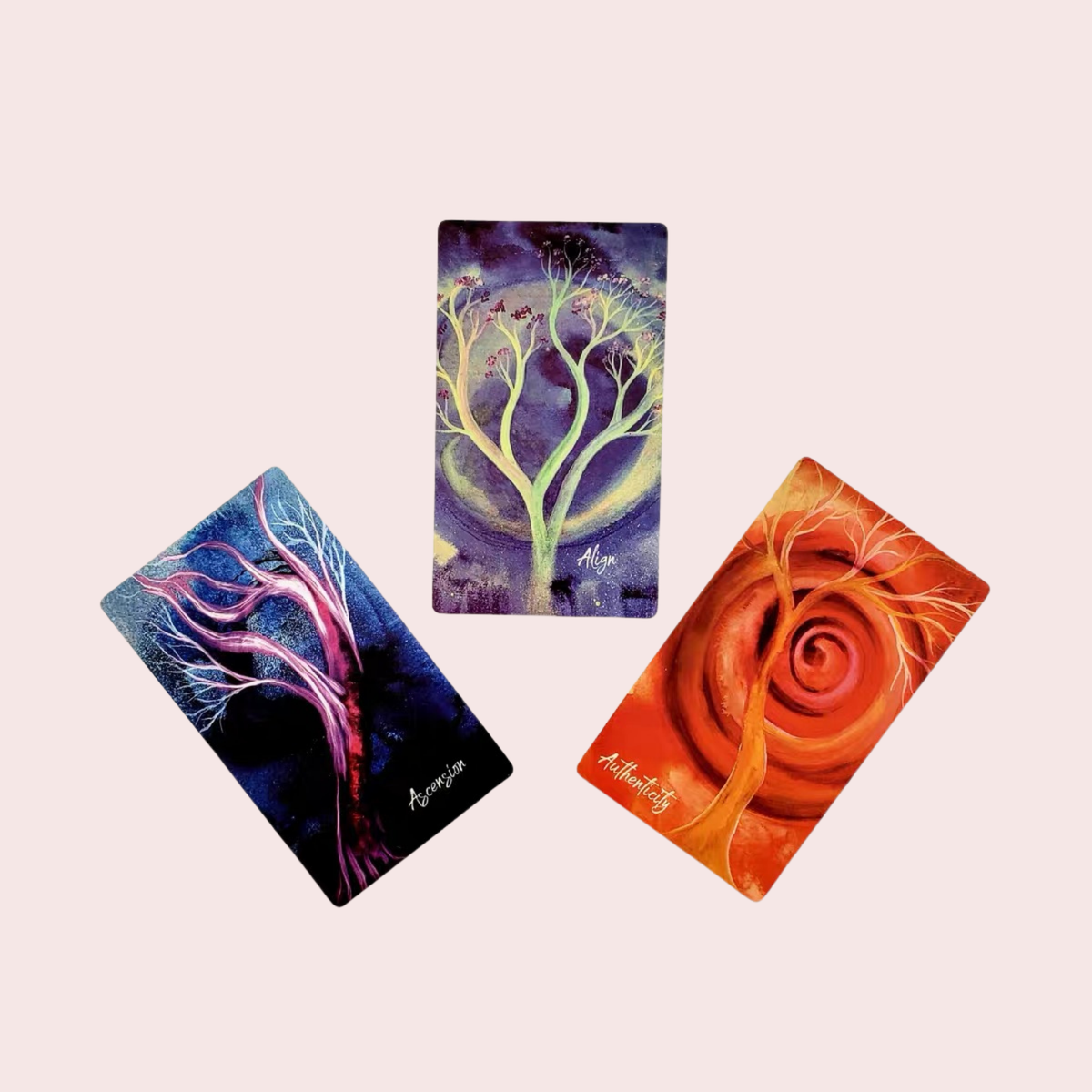 Tres cartas del Mazo Soul Trees con árboles fucsia, violeta y naranja