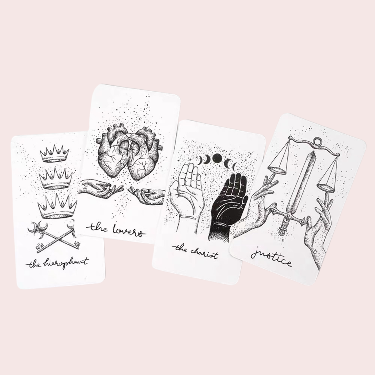 Cuatro cartas del Tarot The Wandering Moon con dibujo a línea negra