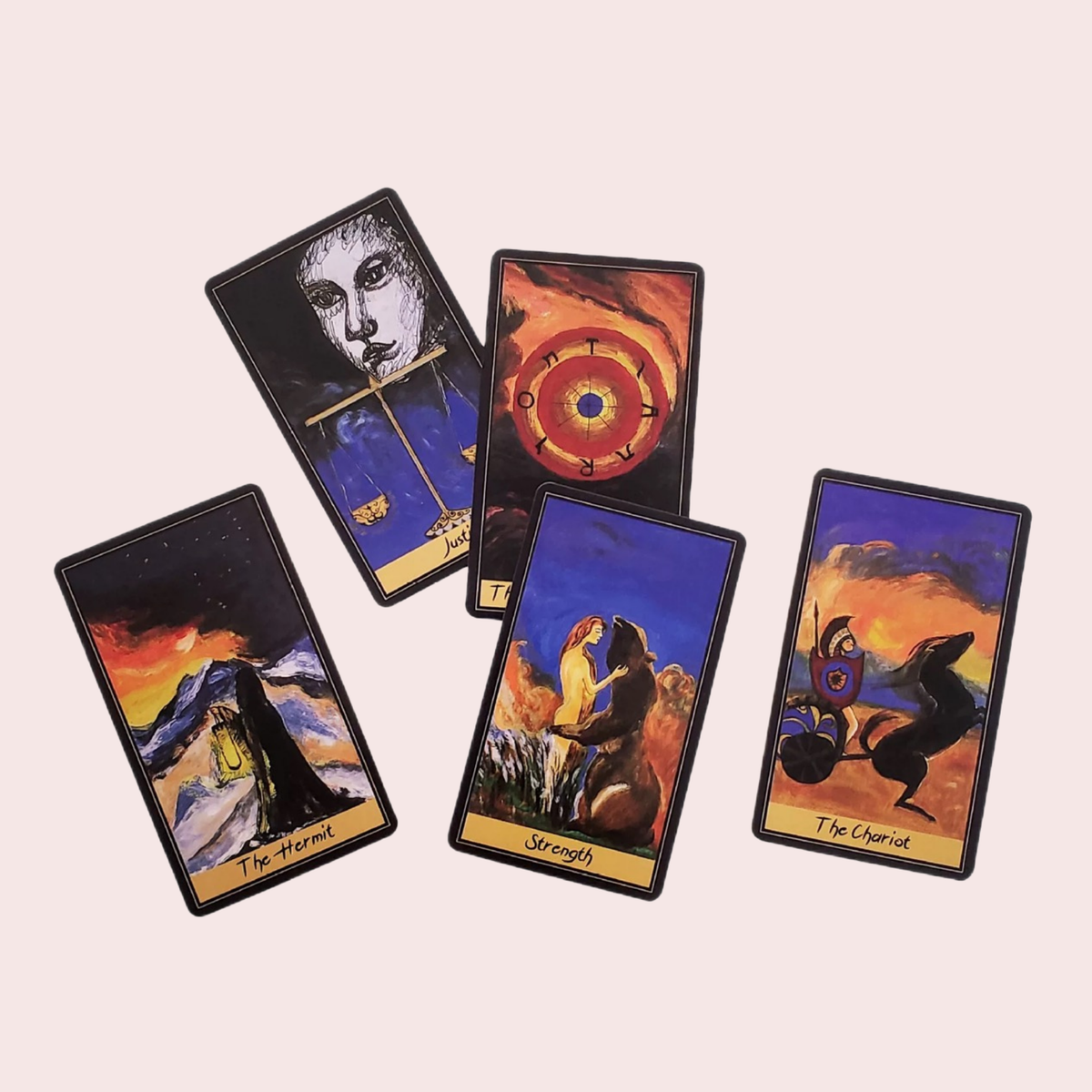 Cinco cartas del Tarot The Wheel of Fortune en colores intensos