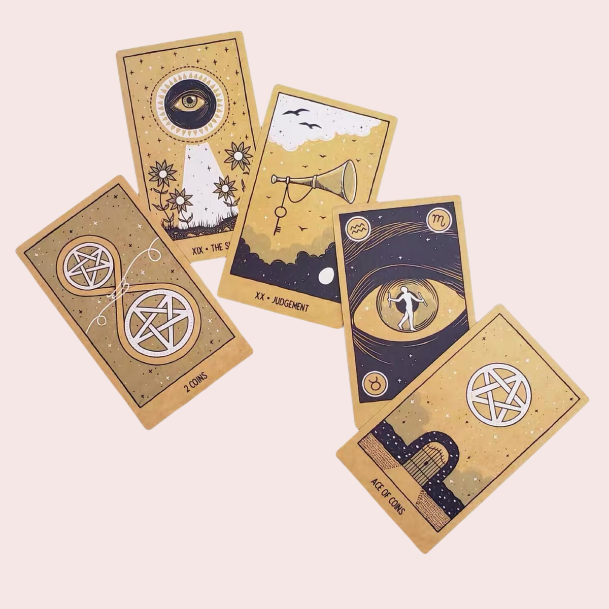 Cinco cartas del Tarot Transient Light con símbolos dorados